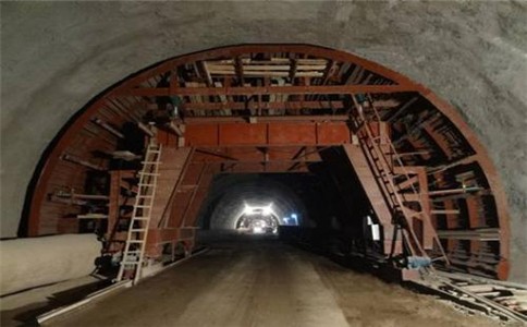 隧道鋼模板為什么以襯砌臺(tái)車(chē)為主